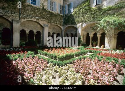 Frankreich: Provence - Kloster von Saint Paul de Mausole Kloster in Saint-Rémy-de-Provence | Verwendung weltweit Stockfoto