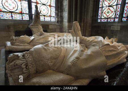 Grablege der französischen Könige in der Basillika Saint-Denis, Paris, Frankreich | Verwendung weltweit Stockfoto