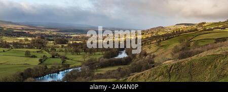 Teesdale Panoramablick auf die Landschaft - hell Intervall über Middleton-in-teesdale von Pfeifen Crag Stockfoto