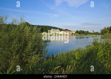 Schloss Pillnitz an der Elbe, Dresden | Verwendung weltweit Stockfoto