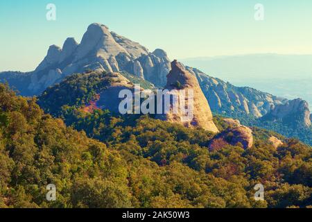 Montserrat Berge Landschaft in der Dämmerung Stockfoto