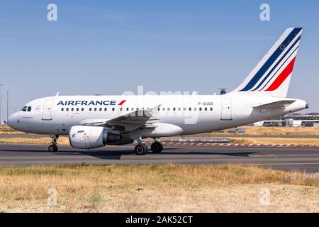 Paris, Frankreich, 16. August 2018: Air France Airbus A318 Flugzeug am Flughafen Paris Charles de Gaulle (CDG) in Frankreich. Airbus ist ein Flugzeug herstellen Stockfoto