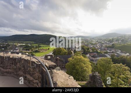 Blick von der Burgruine in Leiwen, Mosel | Verwendung weltweit Stockfoto