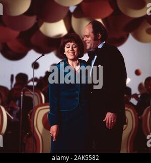 Schlagerfestival 1925, Musiksendung, Deutschland 1975 Mitwirkende: Ingeborg Hallstein, Donald Grobe Stockfoto