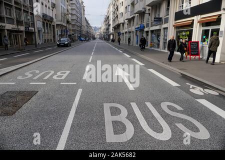 Große eigene Website Busspuren, Lyon, Rhone, Frankreich Stockfoto