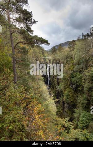 Fällt der Measach und die corrieshalloch Schlucht in den Highlands von Schottland. Stockfoto