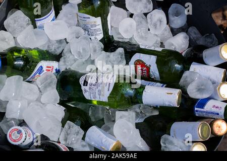 Flatlay von Stella Artois Stockfoto