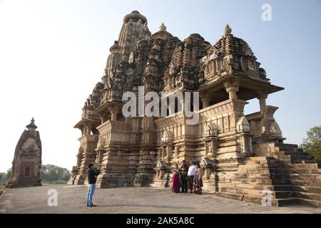 Bundesstaat Madhya Pradesh: Vishvanatha-Tempel im Tempelbezirk von Khajuraho, Indien | Verwendung weltweit Stockfoto