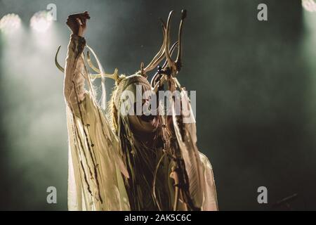 Kopenhagen, Dänemark. 21. Juni 2019. Die Internationale alternative Folk Metal Band Heilung führt ein Live Konzert während der dänischen Heavy Metal Festival Copenhell 2019 in Kopenhagen. (Foto: Gonzales Foto - Mathias Kristensen). Stockfoto