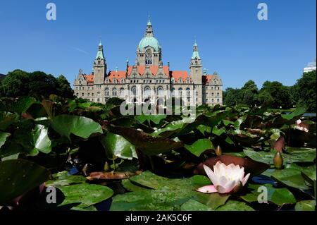 Blick ueber den Maschteich in das Neue Rathaus, Hannover | Verwendung weltweit Stockfoto