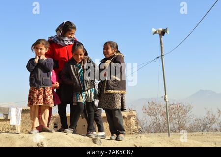 Kinder in ländlichen Afghanistan spielen Stockfoto