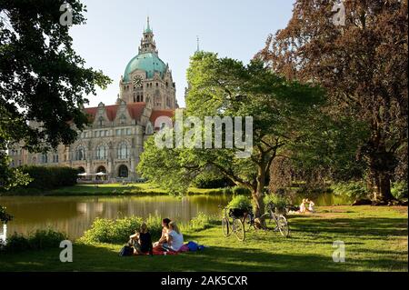 Blick ueber den Maschteich in das Neue Rathaus, Hannover | Verwendung weltweit Stockfoto