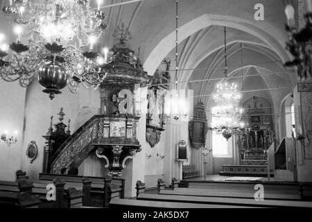 Innenraum der Kirche Heilige Dreifaltigkeit, Arboga, Schweden, 1969. Innenraum der Kirche der Heiligen Dreifaltigkeit, Arboga, Schweden, 1969. Stockfoto