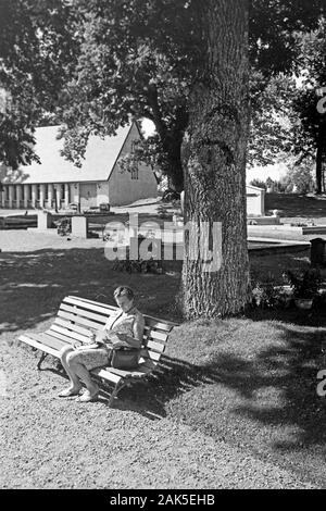 Auf dem Friedhof von Mariefred, 1969. Besuch der Mariefred Friedhof, 1969. Stockfoto