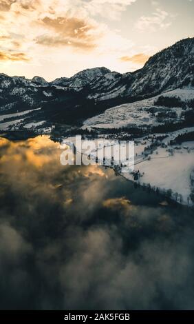 Schönen Winter Berge bei Sonnenuntergang in Österreich Stockfoto