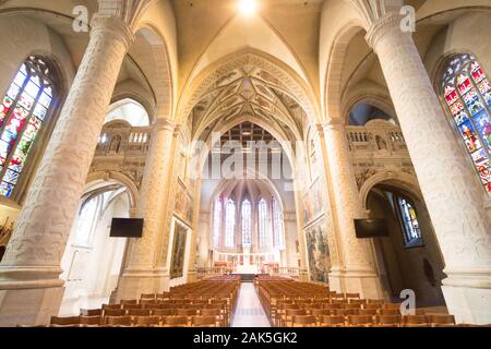 Luxemburg: Blick durch das Mittelschiff in den Chor der Kathedrale Notre Dame, Saarland | Verwendung weltweit Stockfoto