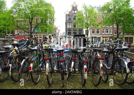 Fahrräder in Amsterdam Stockfoto