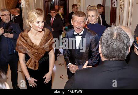 Die Prager Staatsoper historische Gebäude wieder für die Öffentlichkeit geöffnet mit einem Gala Konzert in Prag, Tschechische Republik, 5. Januar 2020, nach einem reconstructio Stockfoto