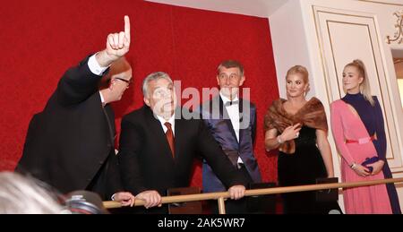 Die Prager Staatsoper historische Gebäude wieder für die Öffentlichkeit geöffnet mit einem Gala Konzert in Prag, Tschechische Republik, 5. Januar 2020, nach einem reconstructio Stockfoto