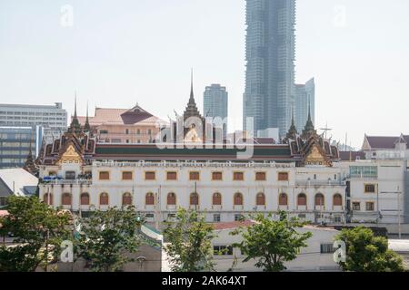 Der Wat Yannawa an der Silom in Bangkok in Thailand im südlichsten Asien. Thailand, Bangkok, November 2019 Stockfoto