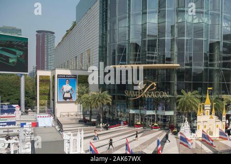 Das Siam Paragon Shopping Mall in Bangkok in Thailand im südlichsten Asien. Thailand, Bangkok, November 2019 Stockfoto