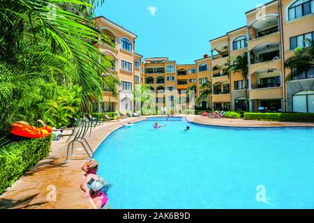 Provinz: Guanacaste Tamarindo, Pool's im Sunrise Resort "an der Playa Tamarindo, Costa Rica | Verwendung weltweit Stockfoto