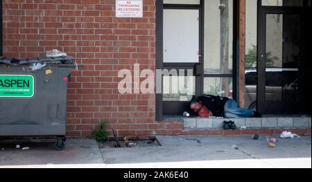 Obdachlosen schlafen in der Tür. St. Paul Minnesota MN USA Stockfoto