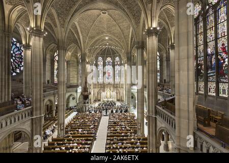 Speyer: Gedächtniskirche, Protestierung, Blick durch das Mittelschiff in den Altarraum, Pfalz | Verwendung weltweit Stockfoto