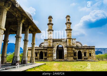 Kevada Moschee ist eine Moschee in Champaner, Gujarat, westliche Indien. Es ist auch als kevda Masjid bekannt. Es ist Teil der Champaner-Pavagadh. Stockfoto