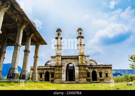 Kevada Moschee ist eine Moschee in Champaner, Gujarat, westliche Indien. Es ist auch als kevda Masjid bekannt. Es ist Teil der Champaner-Pavagadh. Stockfoto