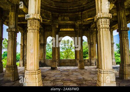 Kevada Moschee ist eine Moschee in Champaner, Gujarat, westliche Indien. Es ist auch als kevda Masjid bekannt. Es ist Teil der Champaner-Pavagadh. Stockfoto