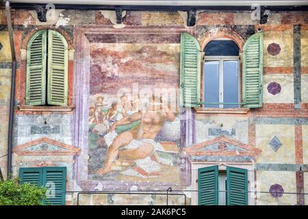 Verona: Casa dei Mazzanti, mit Fresken an der Piazza delle Erbe, Gardasee | Verwendung weltweit Stockfoto