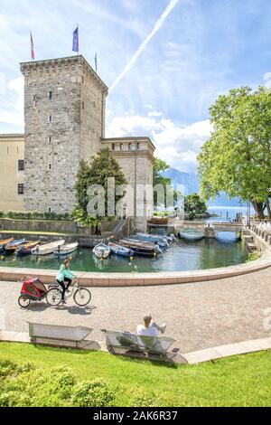 Trentino / Riva del Garda: Rocca di Riva, Wasserburg am suedoestlichen Rand der Altstadt, Gardasee | Verwendung weltweit Stockfoto