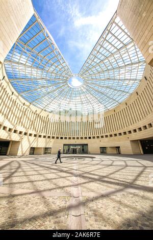 Trentino/Rovereto: Museum fuer Moderne und zeitgenoessische Kunst (Museo di Arte Moderna e Contemporanea di Trento e Rovereto, MART), Gardasee | Nutzung Stockfoto