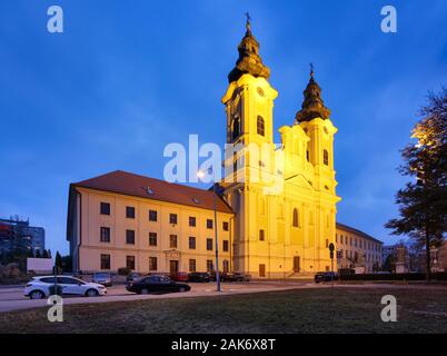 Nitra in der Nacht, Ladislav Kirche - Slowakei Stockfoto