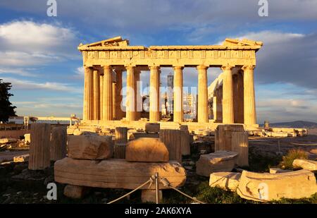 Parthenon Tempel am Tag. Die Akropolis in Athen, Griechenland Stockfoto