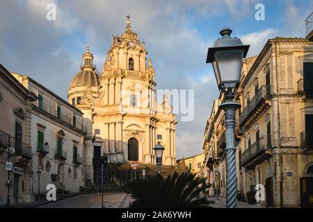 Die Kathedrale Duomo di San Giorgio, Ragusa Ibla, Sizilien, Italien Stockfoto