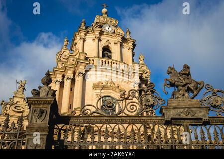 Die Kathedrale Duomo di San Giorgio, Ragusa Ibla, Sizilien, Italien Stockfoto