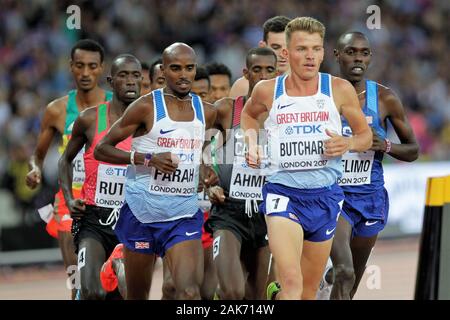 Paul Chelimo (USA) Andrew Butchart (Großbritannien) und Mo Farah (Großbritannien) im Finale der 5000 Meter Männer der IAAF Leichtathletik WM am 6. August, 201 im Olympischen Stadion in London, Großbritannien Foto Laurent Lairys/DPPI Stockfoto