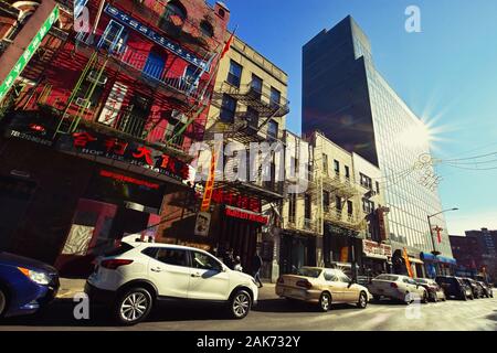 China Town, New York, NY, USA - 30. November 2019. Bunten Straßen in Manhattan Chinatown, New York. Stockfoto