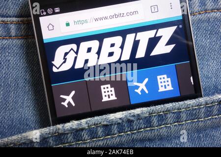 Orbitz Website angezeigt auf dem Smartphone in Jeans Tasche versteckt Stockfoto