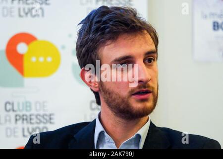 Andrea Kotarac, Rassemblement National Kandidat Lyon Metropole Ratspräsidentschaft innehat, Pressekonferenz, Lyon, Frankreich Stockfoto