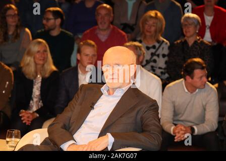 Unternehmer Dirk Rossmann bei der Aufzeichnung der ZDF-Talkshow 'Markus Lanz' im Fernsehmacher Studio in Stockfoto