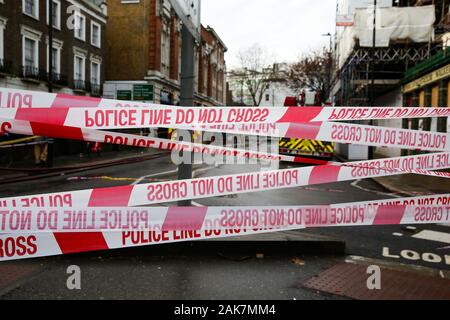 London, Großbritannien. 7 Jan, 2020. Polizei Bänder am Tatort in London. Credit: Dinendra Haria/SOPA Images/ZUMA Draht/Alamy leben Nachrichten Stockfoto