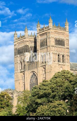 Ein Blick auf die Kathedrale von Durham in der historischen Stadt Durham County Durham, North East England, Großbritannien Stockfoto