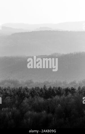 Blick auf die North ungarischen Berge (Matra, Bukk) vom Medves Plateau in Ungarn. Stockfoto
