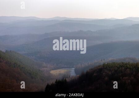 Blick auf die North ungarischen Berge (Matra, Bukk) vom Medves Plateau in Ungarn. Stockfoto
