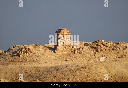 Die Ruinen des Dorfes Al Zubarah gehören zum Weltkulturerbe der UNESCO. Es war ein kleines Dorf, das für seine Perlen berühmt ist und im 18. Jahrhundert bereits gehandelt wurde. Stockfoto