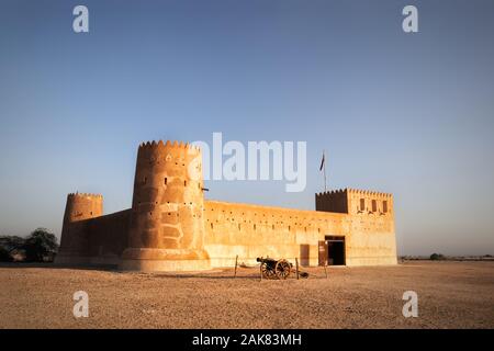 Al Zubara Fort ist eine historische Militärfestung von Qatari, die im Jahr 1928 erbaut wurde. Es ist eine der wichtigsten Touristenattraktionen in Katar. Stockfoto