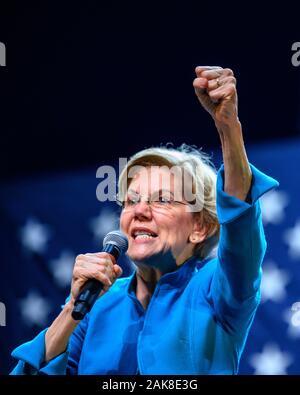 New York, USA, 7. Januar 2020. US-Senator und Präsidentschaftskandidat Elizabeth Warren Adressen auf einer Kundgebung an der Brooklyn Kings Theatre in New York. Credit: Enrique Ufer/Alamy leben Nachrichten Stockfoto